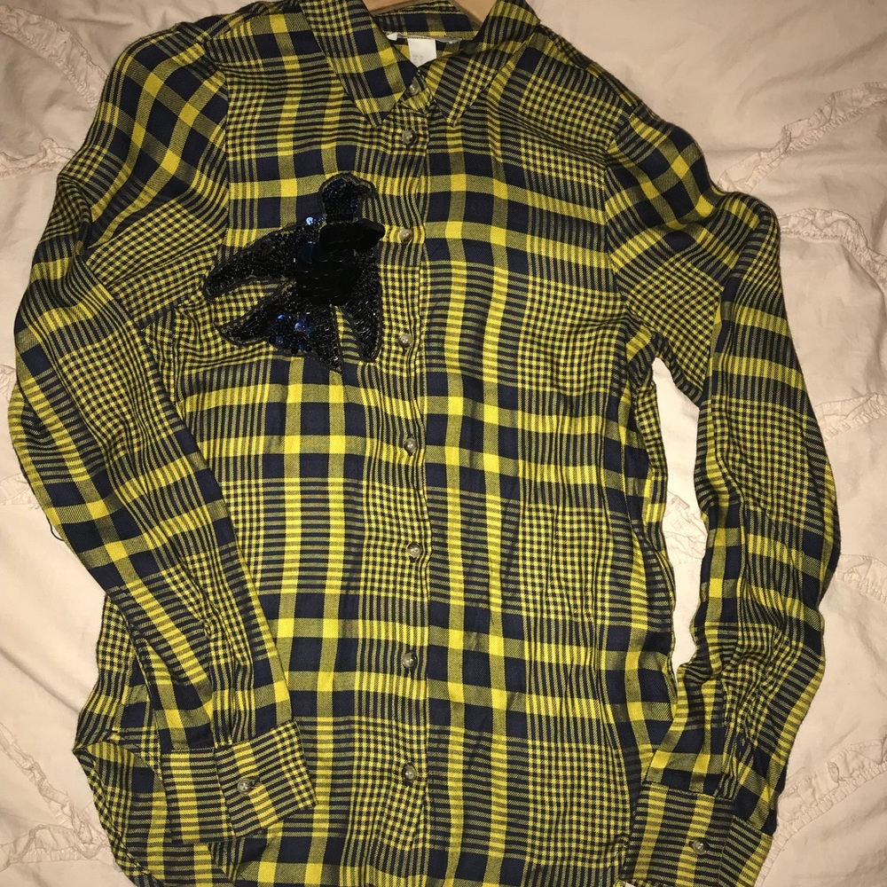 H&M button up top